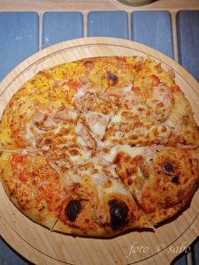 Pizza im Ninja Artisan Outdoor Pizzaofen