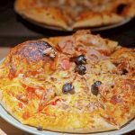 Pizza im Ninja Artisan Outdoor Pizzaofen